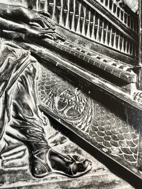 Antonio Pollaiuolo, Tomb of Sixtus IV, Detail of Musica della Rovere Oak Branch, c.1484-1493